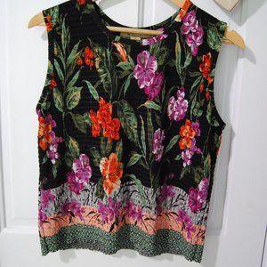 Pleated tropical print sleeveless shirt